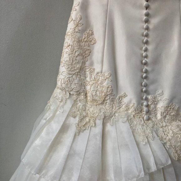 Vera Wang Wedding Dress Size 4 Tiered Strapless Lace Button Bow - Picture 5 of 12